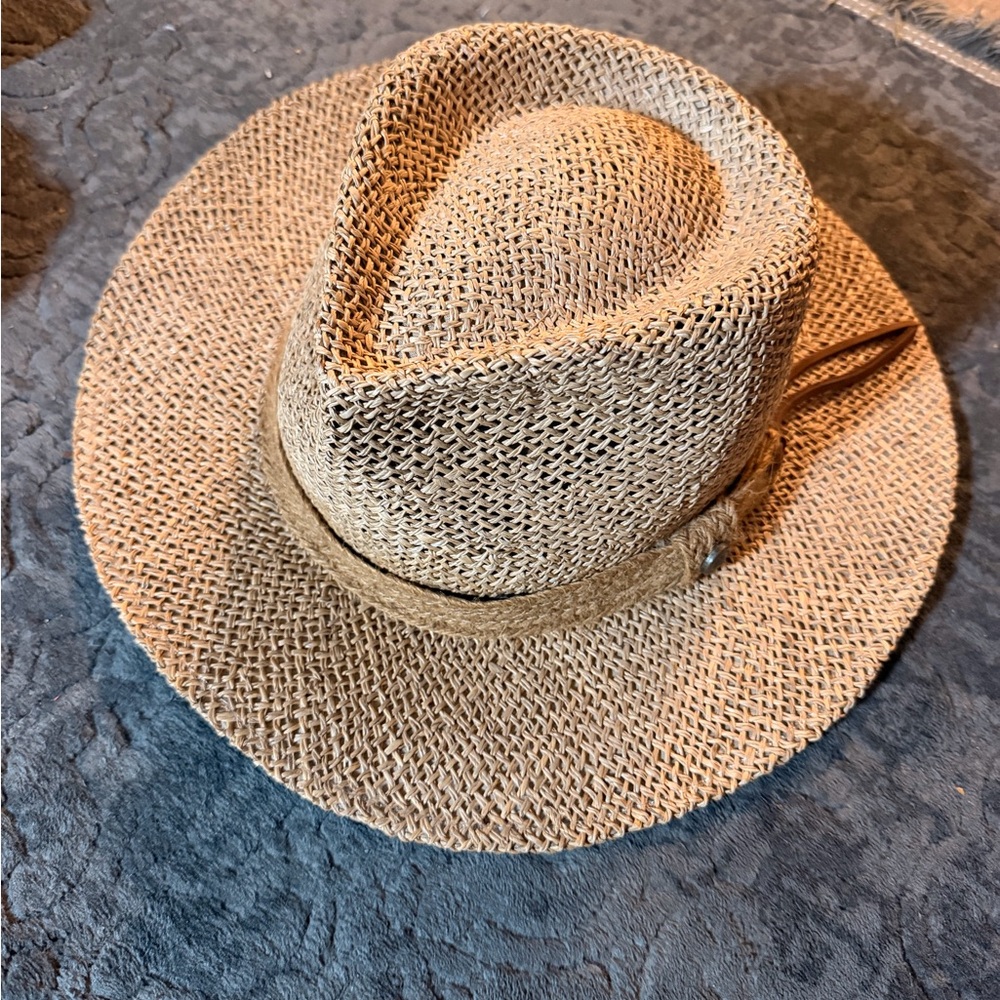 Unisex Woven Straw Fedora Hat in Tan - Casual Summer Style